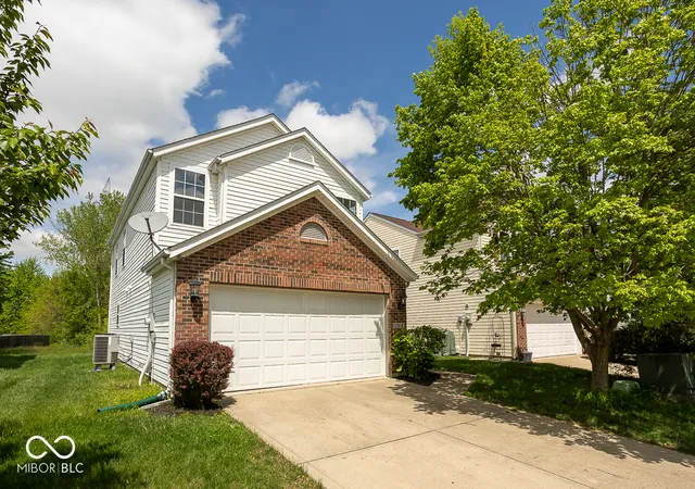 1st image of 11618 Signet Ln, Indianapolis, IN 46235 | MLS# 22096743