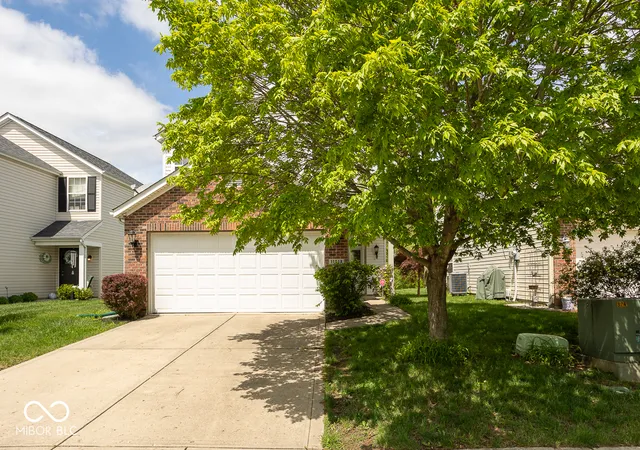 2nd image of 11618 Signet Ln, Indianapolis, IN 46235 | MLS# 22096743