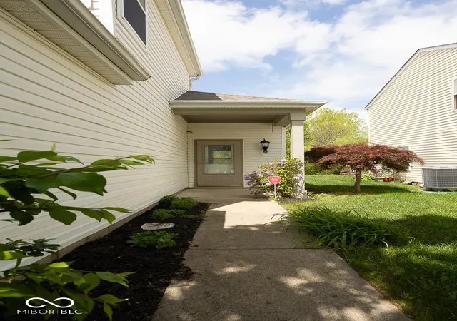 4th image of 11618 Signet Ln, Indianapolis, IN 46235 | MLS# 22096743
