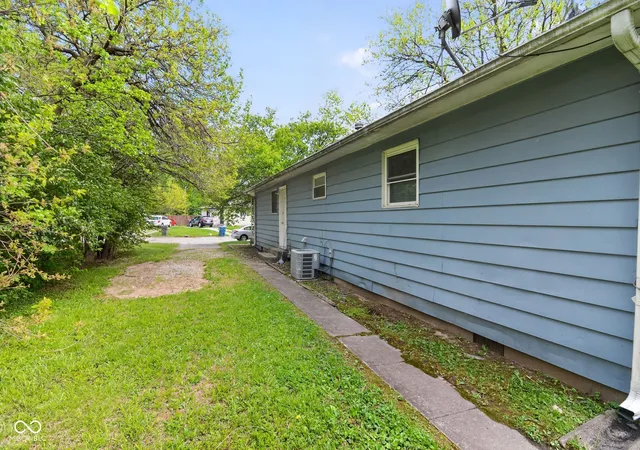 2nd image of 4130 Mellis Dr, Indianapolis, IN 46235 | MLS# 22096753