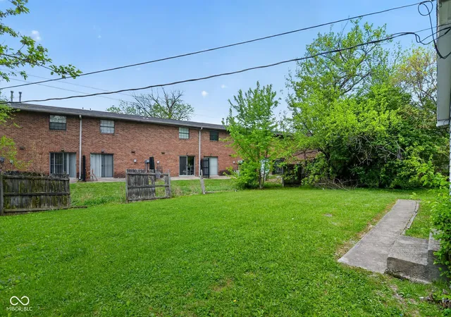 3rd image of 4130 Mellis Dr, Indianapolis, IN 46235 | MLS# 22096753