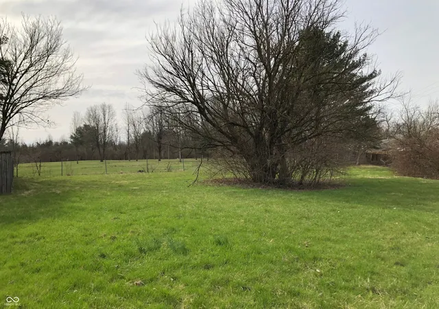 Photo 2 of Sale Pending at 2825 N Greenview Way, Indianapolis, IN 46229 | MLS# 22096792 | Listing updated on 2026-06-02