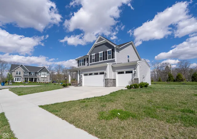 2nd image of 16789 Ayshire Dr, Fishers, IN 46037 | MLS# 22096829