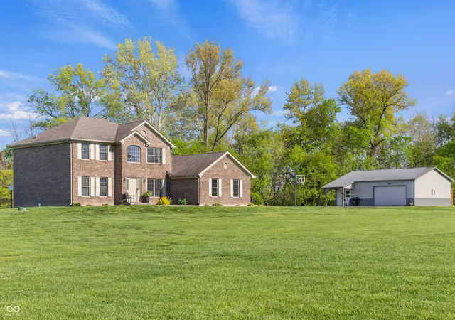 Homes for sale in Hope, IN | 11005 N County Road 425 E, Hope, IN 47246 | MLS# 22096841