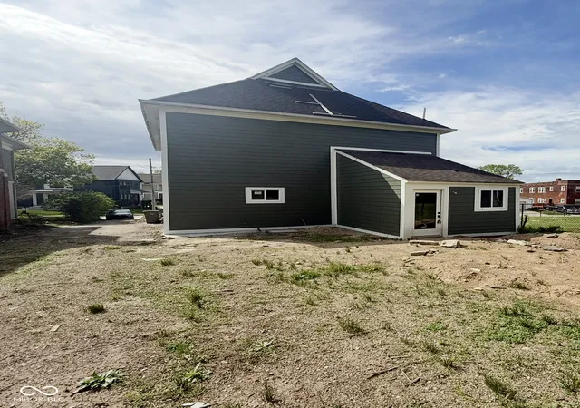 2nd image of 550 Sutherland Ave, Indianapolis, IN 46205 | MLS# 22096871