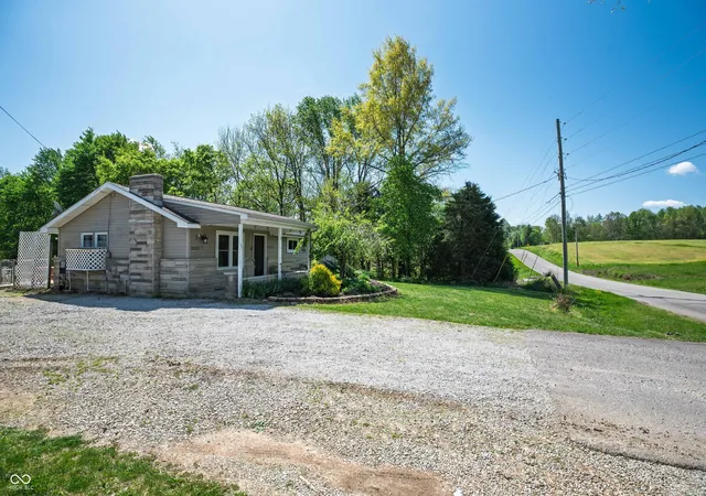 Homes for sale in North Vernon, IN | 560 S County Road 700 W, North Vernon, IN 47265 | MLS# 22096884