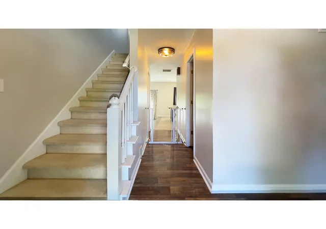 Photo 2 of Single family home for sale at 5627 Hl Rise Dr, Indianapolis, IN 46237 | MLS# 22096954 | Listing updated on 2026-09-12