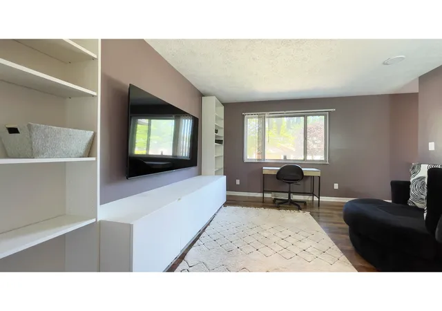 Photo 3 of Single family home for sale at 5627 Hl Rise Dr, Indianapolis, IN 46237 | MLS# 22096954 | Listing updated on 2026-09-12