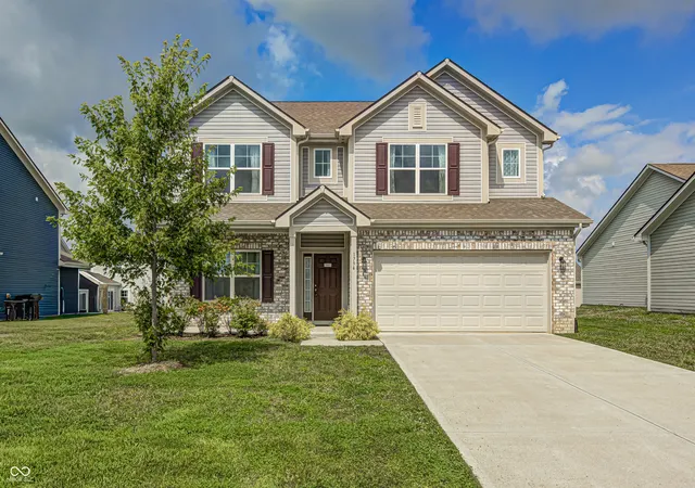Homes for sale in Greenfield, IN | 1794 N Clearwater Dr, Greenfield, IN 46140 | MLS# 22096963