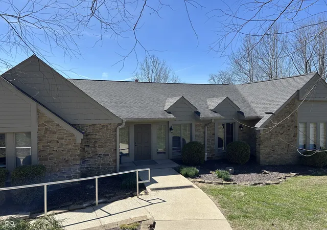 4th image of 2036 Silver Fox Dr W, Martinsville, IN 46151 | MLS# 22097002