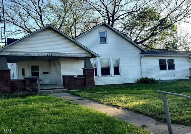 Homes for sale in Brownstown, IN | 424 E Commerce St, Brownstown, IN 47220 | MLS# 22097035