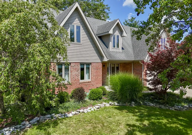2nd image of 245 Fairway Ct, Franklin, IN 46131 | MLS# 22097057