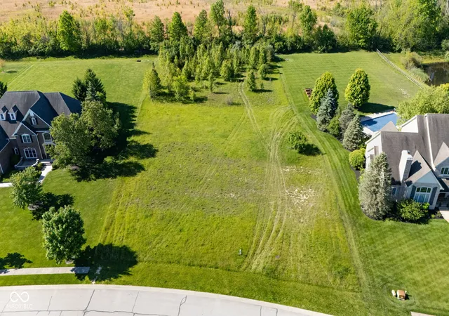 1st image of 9335 Pleasant View Ln, Zionsville, IN 46077 | MLS# 22097071