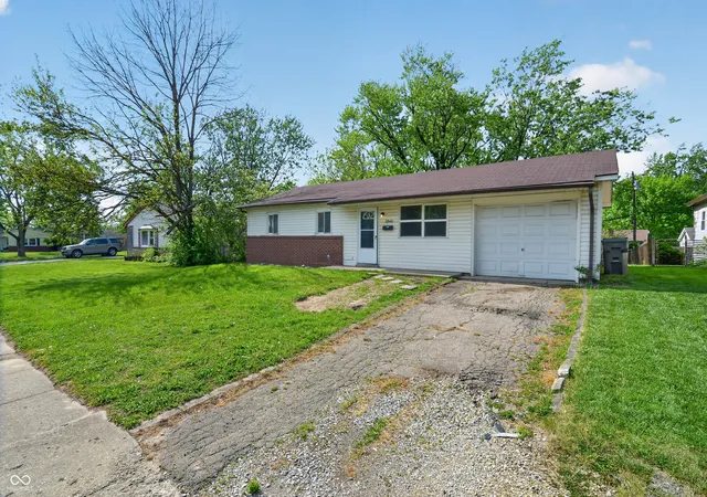 2nd image of 7840 Bellwood Dr, Indianapolis, IN 46226 | MLS# 22097166