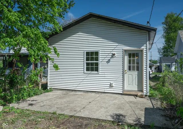 Homes for sale in Seymour, IN | 811 W Laurel St, Seymour, IN 47274 | MLS# 22097221