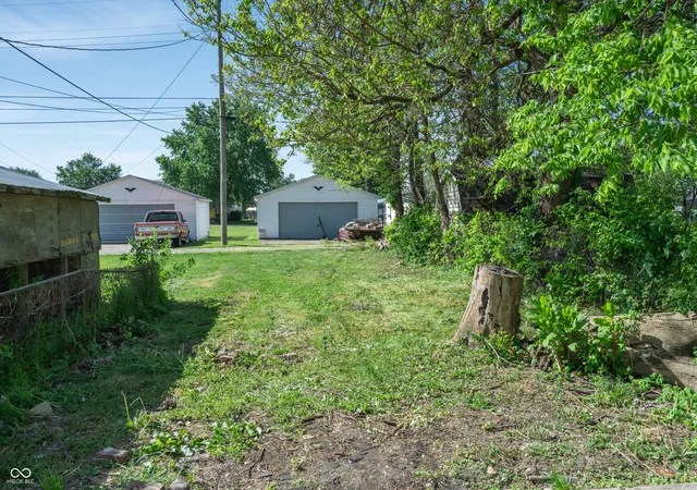 Homes for sale in Seymour, IN | 811 W Laurel St, Seymour, IN 47274 | MLS# 22097221