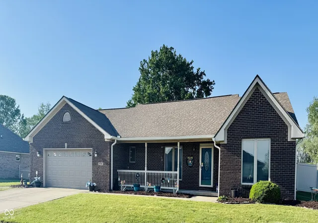 Photo 1 of Sale Pending at 2720 Falcon Ct, Seymour, IN 47274 | MLS# 22097224 | Listing updated on 2026-09-29