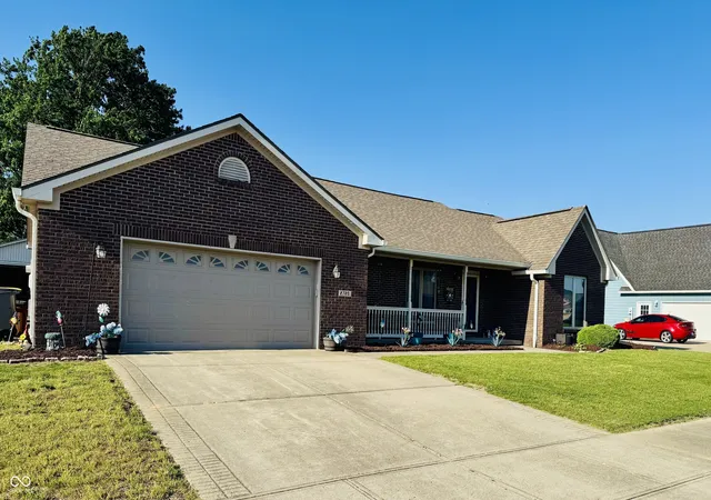 Photo 2 of Sale Pending at 2720 Falcon Ct, Seymour, IN 47274 | MLS# 22097224 | Listing updated on 2026-09-29