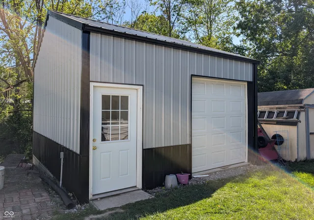 Homes for sale in North Vernon, IN | 205 Davis St, North Vernon, IN 47265 | MLS# 22097265