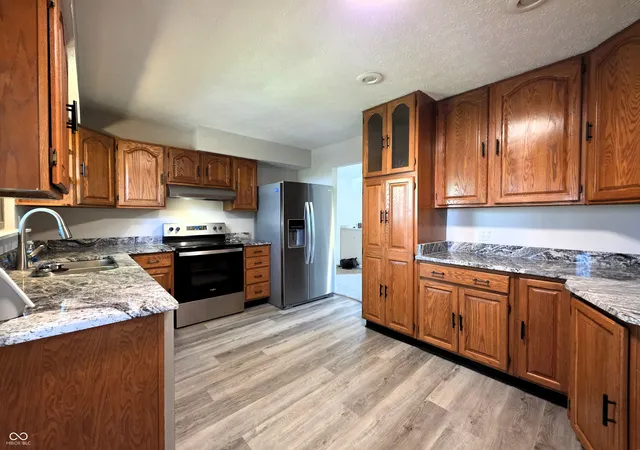 Photo 3 of Sale Pending at 714 Spring Valley Ct, Indianapolis, IN 46231 | MLS# 22097290 | Listing updated on 2026-09-16