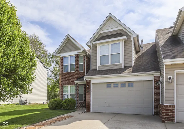 1st image of 7427 Oak Knoll Dr, Indianapolis, IN 46217 | MLS# 22097313