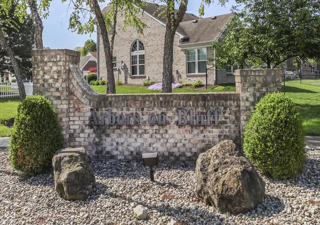 35th image of 7427 Oak Knoll Dr, Indianapolis, IN 46217 | MLS# 22097313