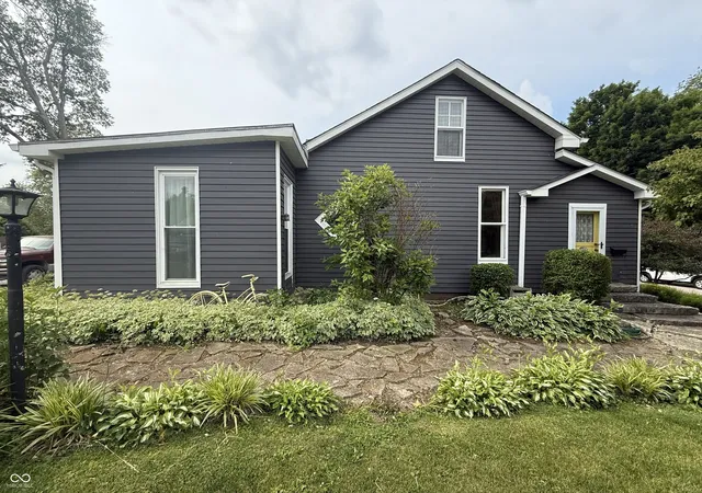 Homes for sale in Knightstown, IN | 225 S Franklin St, Knightstown, IN 46148 | MLS# 22097436