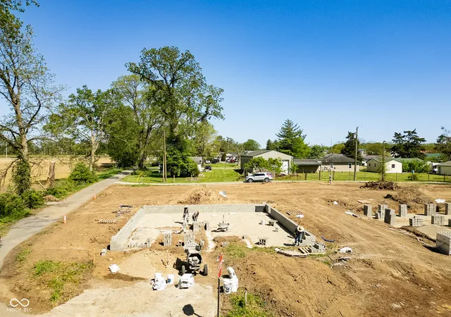 1st image of 5223 N Vance St, Columbus, IN 47201 | MLS# 22097497