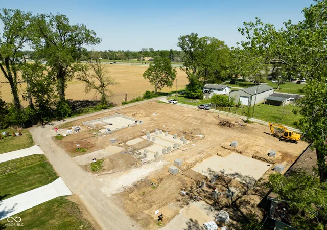 2nd image of 5223 N Vance St, Columbus, IN 47201 | MLS# 22097497