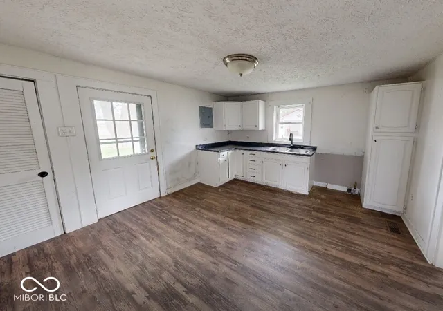 Photo 3 of Sale Pending at 2301 S 19th Street, New Castle, IN 47362 | MLS# 22097518 | Listing updated on 2026-09-04