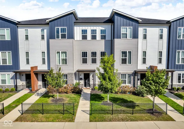 Homes for sale in Indianapolis, IN | 315 Steeples Blvd, Indianapolis, IN 46222 | MLS# 22097606