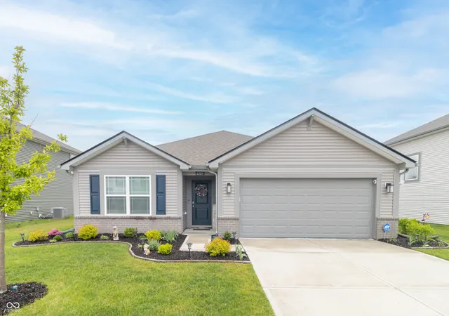 Homes for sale in Greenfield, IN | 1229 Fleming Dr, Greenfield, IN 46140 | MLS# 22097626