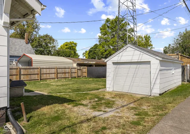 Homes for sale in Columbus, IN | 1010 16th St, Columbus, IN 47201 | MLS# 22097651