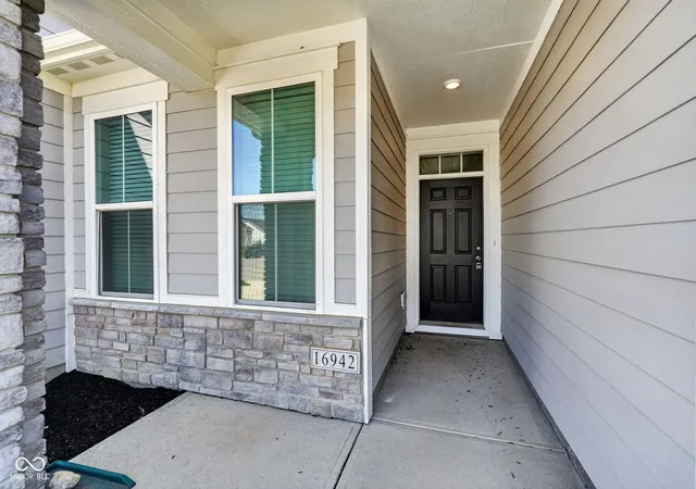 3rd image of 16942 Cole Evans Dr, Noblesville, IN 46060 | MLS# 22097655