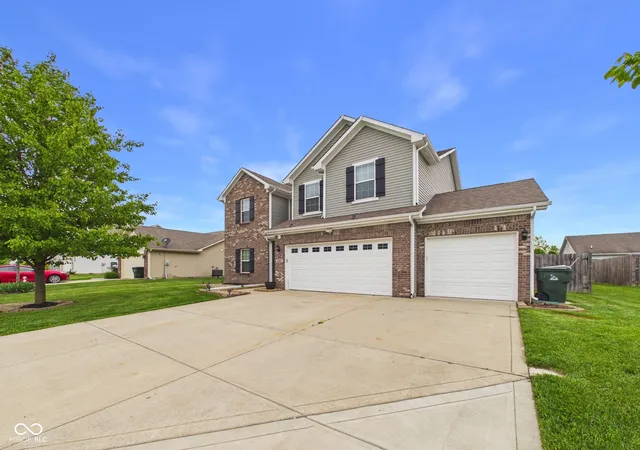 Homes for sale in Fortville, IN | 519 Flint Blvd, Fortville, IN 46040 | MLS# 22097761