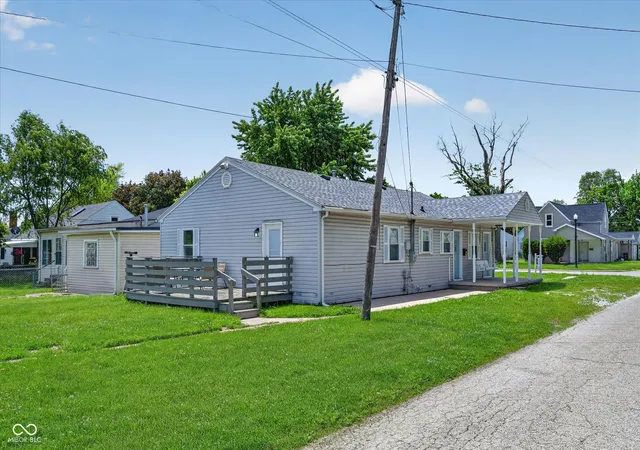 Photo 4 of Single family home for sale at 707 N Anderson St, Elwood, IN 46036 | MLS# 22097825 | Listing updated on 2026-08-30