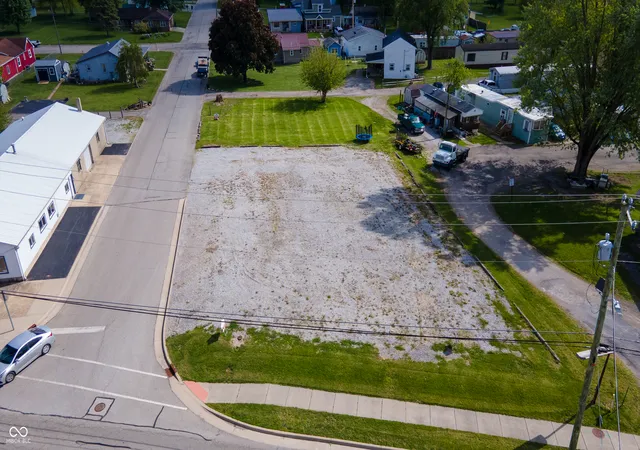 Homes for sale in Rushville, IN | 1001 W 3Rd St, Rushville, IN 46173 | MLS# 22097835