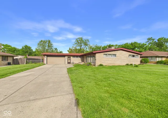 1st image of 1527 Magnolia Dr, Anderson, IN 46011 | MLS# 22097841