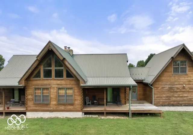 Homes for sale in North Vernon, IN | 4210 S County Road 400 E, North Vernon, IN 47265 | MLS# 22097941