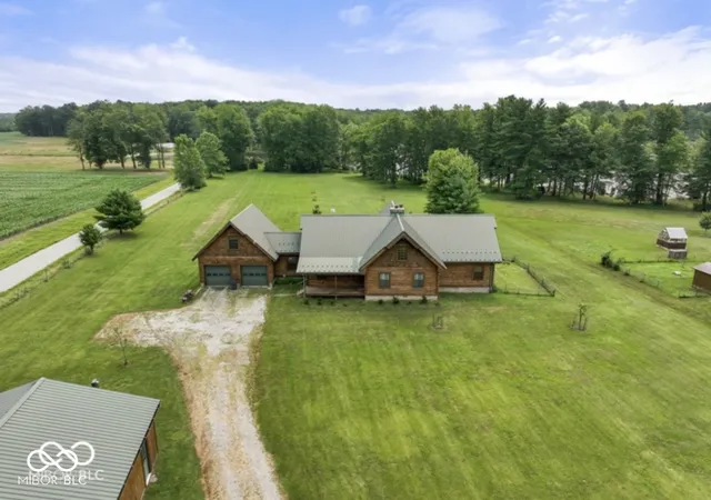 Homes for sale in North Vernon, IN | 4210 S County Road 400 E, North Vernon, IN 47265 | MLS# 22097941