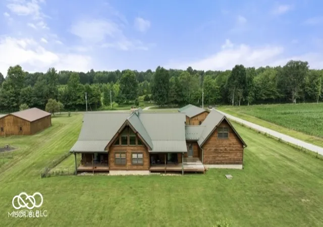 Homes for sale in North Vernon, IN | 4210 S County Road 400 E, North Vernon, IN 47265 | MLS# 22097941