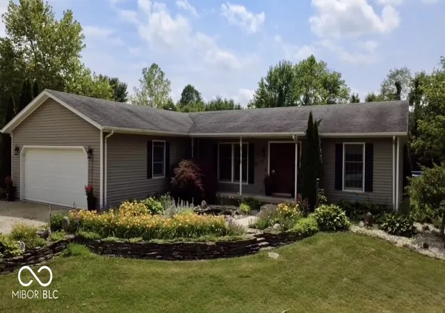 Homes for sale in Hope, IN | 15645 E County Road 500 N, Hope, IN 47246 | MLS# 22097968