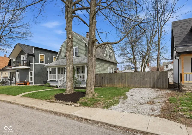 Photo 3 of Single family home for sale at 945 Tecumseh St, Indianapolis, IN 46201 | MLS# 22097976 | Listing updated on 2026-09-01