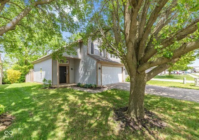 2nd image of 3338 Montgomery Dr, Indianapolis, IN 46227 | MLS# 22098117