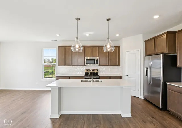 4th image of 15989 Tharp Woods Dr, Fishers, IN 46037 | MLS# 22098159