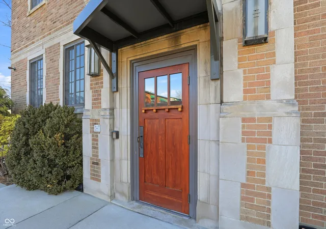 Homes for sale in Indianapolis, IN | 825 N Delaware St #3B, Indianapolis, IN 46204 | MLS# 22098171