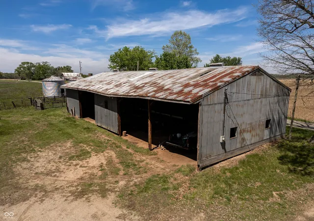 Photo 4 of Sale Pending at 3147 W 260 North, Covington, IN 47932 | MLS# 22098174 | Listing updated on 2026-05-26