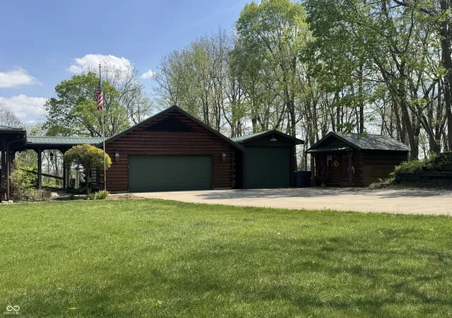 Homes for sale in Albany, IN | 13500 N Summerhill Dr, Albany, IN 47320 | MLS# 22098183