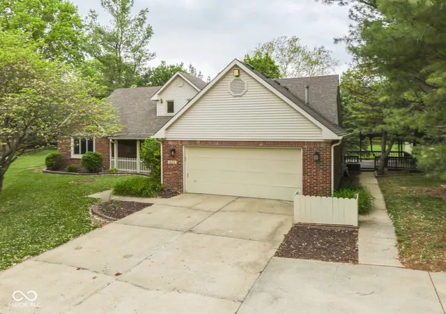 Photo 3 of Sale Pending at 4124 Windsor Ct, Greenwood, IN 46142 | MLS# 22098239 | Listing updated on 2026-09-04