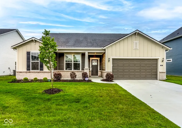 1st image of 910 Jordan Ct, Avon, IN 46123 | MLS# 22098243